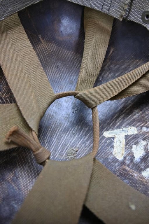 US WW2 Fixed bale Combat Helmet