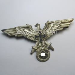 Tarnished silver-toned D.R.K.B. (or: 'Deutscher Reichskriegerbund' aka 'Kyffhäuserbund')...