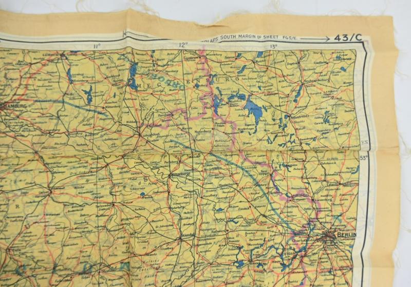 USAAF WW2 Escape Map set with Cover & Compas