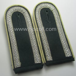 Attractive - and fully matching! - pair of...