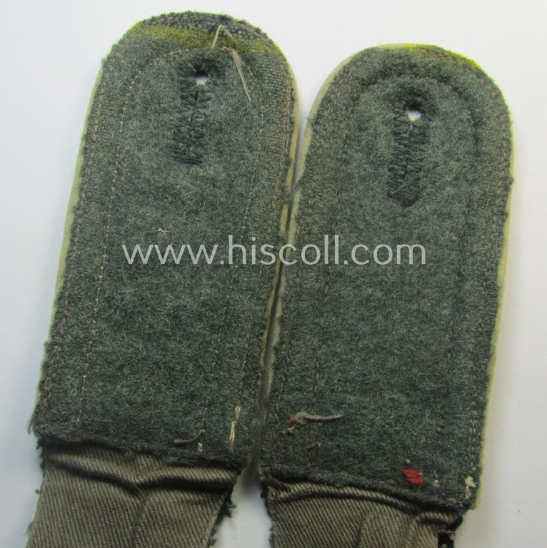 Attractive - and fully matching! - pair of WH (Heeres), pre- ie. early-war period- (ie. 'M40'-pattern, rounded-styled) typical 'standard-issued' NCO-type shoulderstraps as intended for an: 'Unteroffizier der Infanterie-Trpn.'