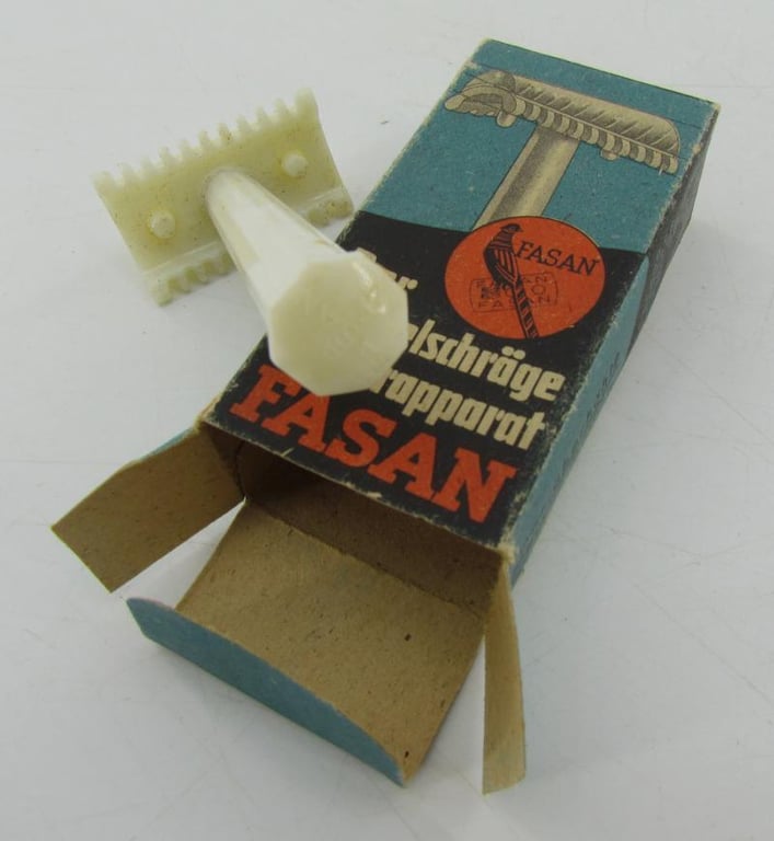Pressed plastic razor "Pheasant" in original packaging