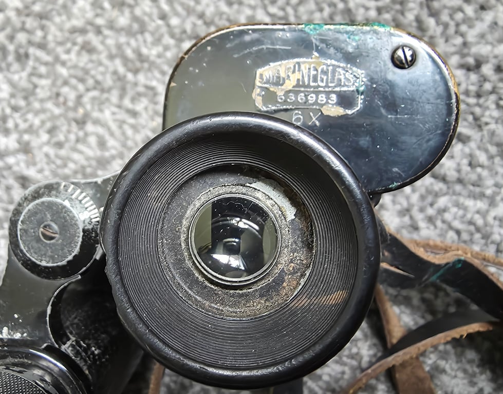 Wehrmacht 6 x 30 binoculars (extra pictures)