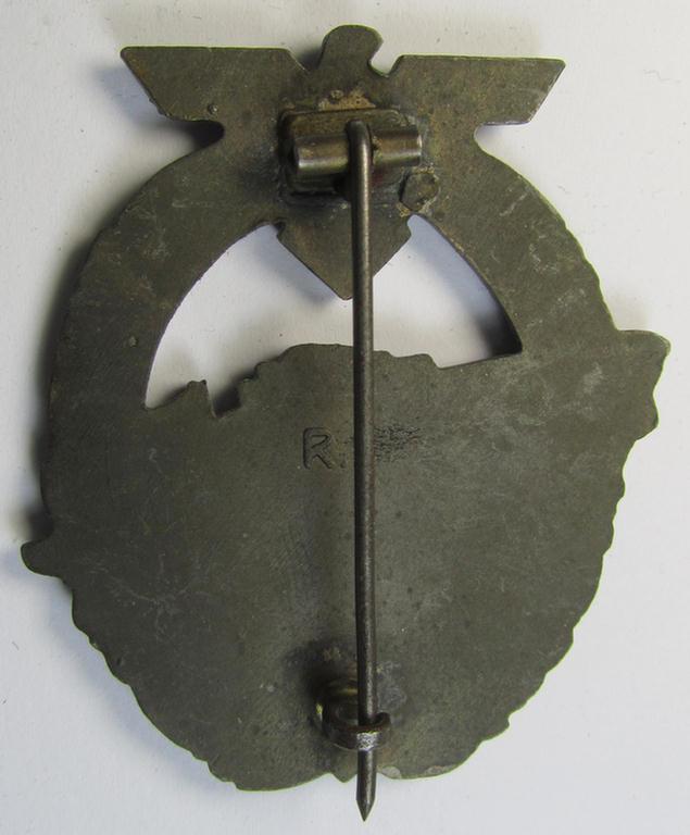 Attractive, WH (Kriegsmarine) so-called: 'Kriegsabzeichen für Schnellboote - 2. Modell' (or: E-boat-war-badge of the 2nd model) being a maker- (ie. 'RS'-) marked example as was produced by the: 'Rudolf Souval'-company