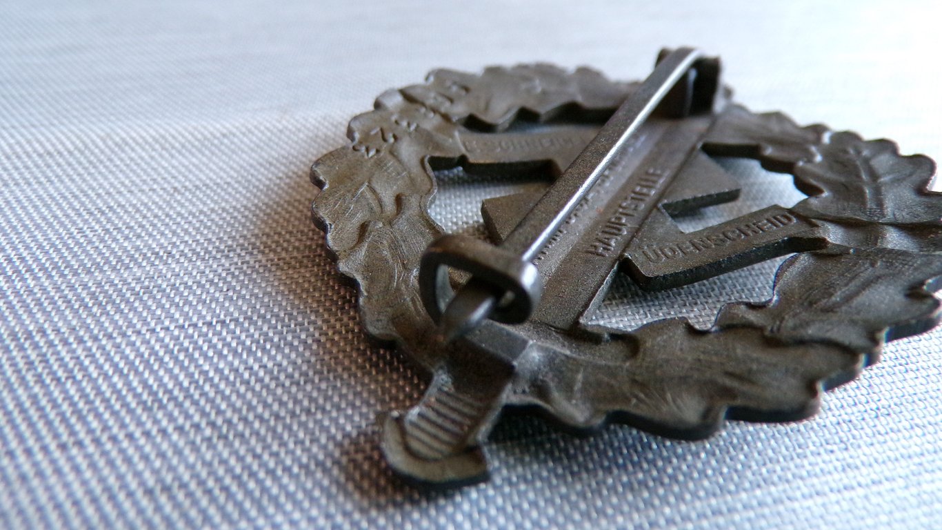 SA Sports Badge in Bronze E. Schneider & Numbered