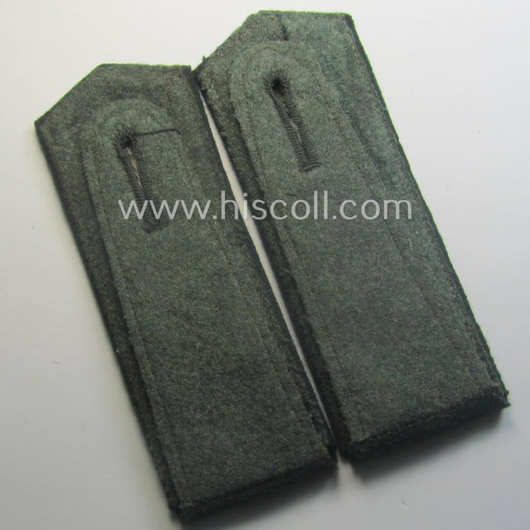 Pair of early- (ie. pre-) war-period, WH (Heeres) 'M36'- (ie. 'M40'-) pattern 'cyphered' (and pointed-styled!) EM-type shoulderstraps as intended for an: 'Soldat u. Mitglied des Artillerie-Rgts. 10'