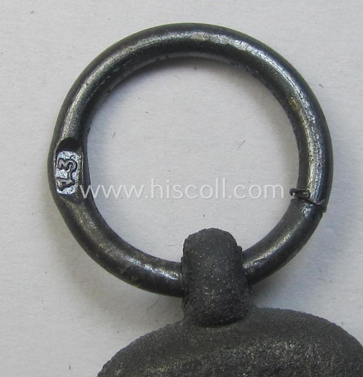 Attractive medal-set: 'Winterschlacht im Osten 1941-42' being a maker- (ie. '13'-) marked- (and/or 'Feinzink'-based) specimen by the maker: 'Gustav Brehmer' and that comes together with its (non-confectioned) ribbon (ie. 'Bandabschnitt')