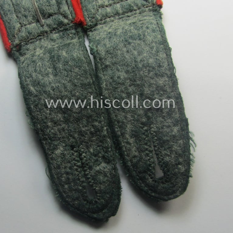 Pair of WH (Heeres) early-war-period- (ie. 'M40'-pattern and typical 'tailor-made') NCO-type shoulderstraps as intended for usage by an: 'Oberwachtmeister eines (Sturm)Art.-Abts. o. Rgts.'