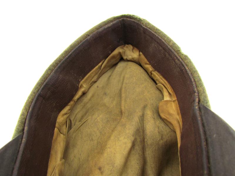 Wehrmacht (Heer) Nebelwerfer Truppen ( Smoke Troops ) Officer 'Crusher' Visor Cap