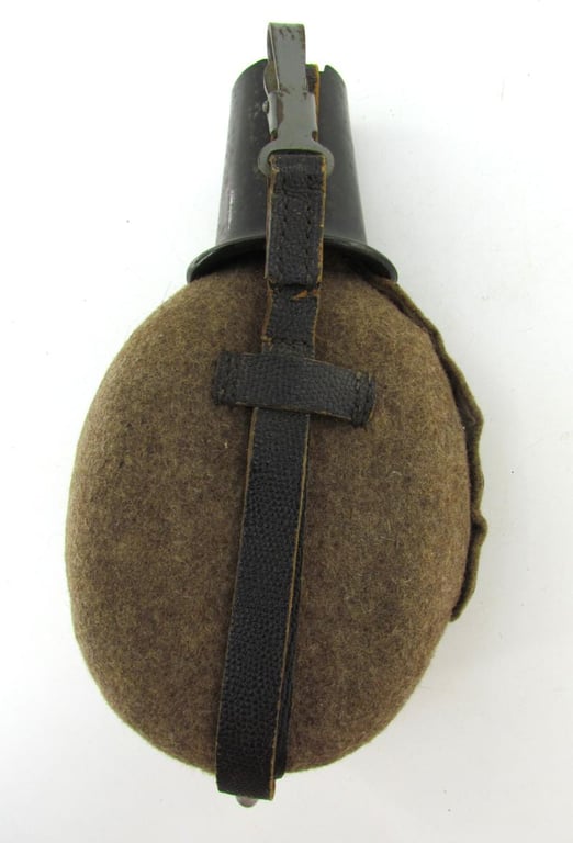 Wehrmacht M31 Canteen by S.K.N.38