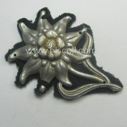 Truly worn, WH (Heeres) (bright) silverish- (ie. golden-)...