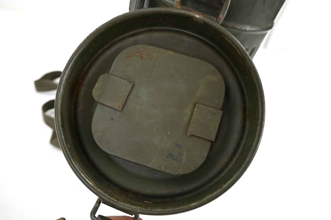 German Wehrmacht (Heer) M31 Gasmask & Cannister.