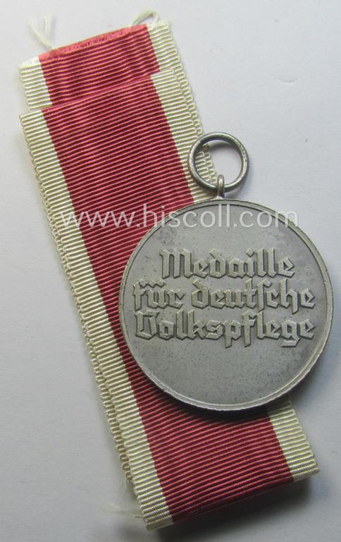 'Deutsche Volkspflege'-medal being a non-maker-marked example