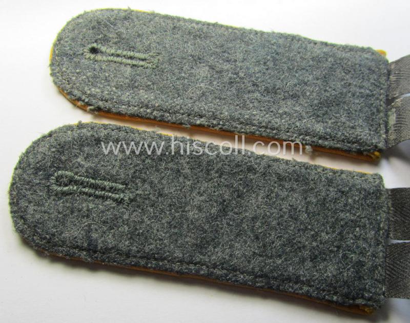 Pair of WH (Heeres) simplified- ie. 'last-ditch'- (ie. 'M44/M45'-) pattern EM-type shoulderstraps: 'Soldat eines Kav. o. Aufkl.-Abts. o. Rgts.'