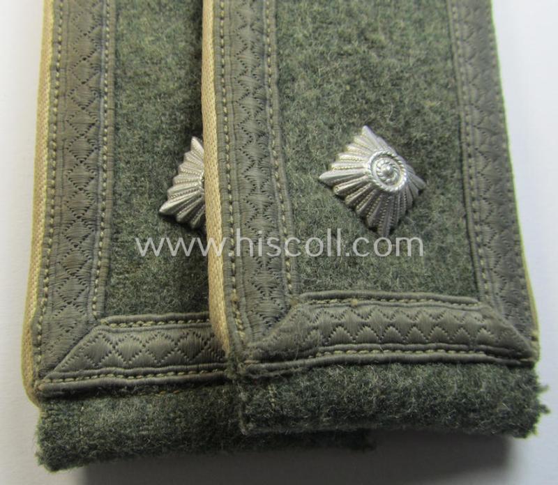 Attractive - and fully matching! - pair of WH (Heeres), early- (ie. mid-) war-period- (ie. 'M41/M43'-) -pattern, NCO-type shoulderstraps as piped in the white-coloured branchcolour as was intended for a: 'Feldwebel eines Infanterie-Regiments'