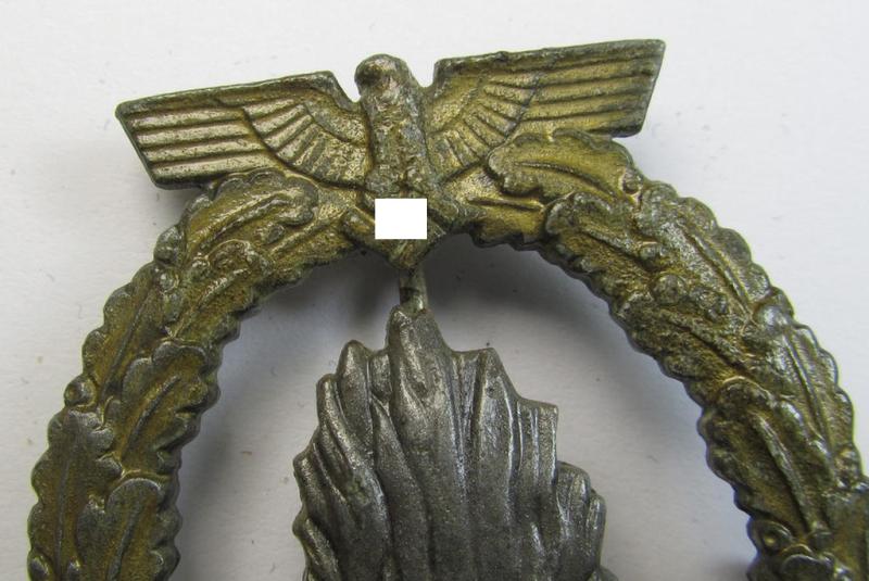 Attractive, WH (Kriegsmarine) 'Kriegsabzeichen für Minensuch-, U-Boot-Jagd und Sicherungs-Verbände' (being a detailed but non-marked example as produced by the 'Wilh. Deumer'-company) as was executed in multi-coloured 'Feinzink'