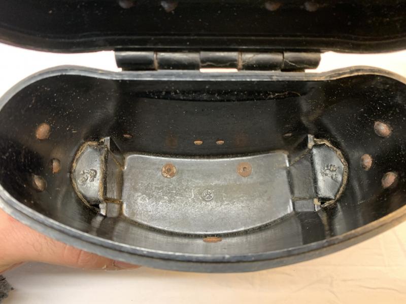 WH (Heer) Binoculars 'Dienstglas' in Bakelite Case