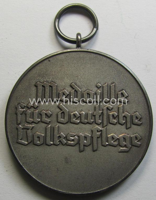 Superb, silver-toned (and zinc- ie. 'Feinzink'-based-) 'Deutsche Volkspflege'- (ie. civil-service) medal being a non-maker-marked example that came stored in its 'Zellstoff'-based pouch (by the 'Hersteller' named: 'Hauptmünzamt München')