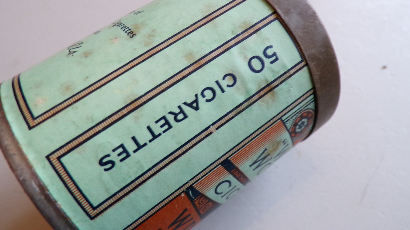 Wild Woodbine cigarettes from London, a full tin