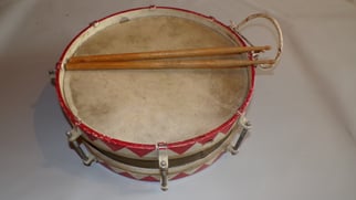 HJ / DJ Marching Snare Drum with Drumsticks