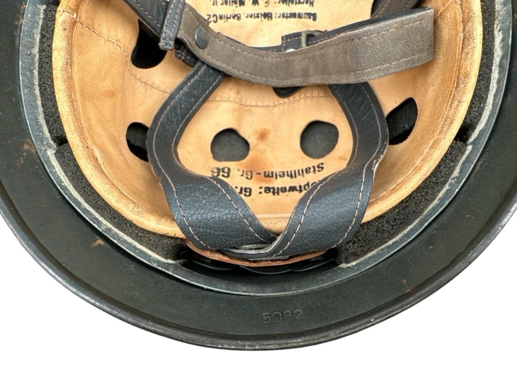 M38 single decal late war Fallschirmjäger helmet