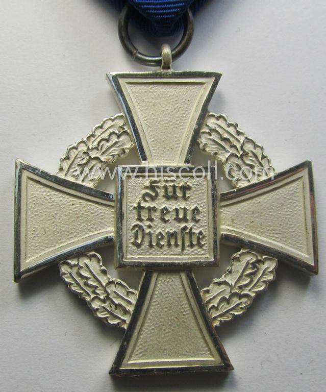 Neat, 'Treuedienst Ehrenzeichen 2. Klasse' being a non-maker-marked example that came mounted onto its original ribbon (ie. 'Bandabschnitt') and that came stored in its non-maker-marked etui (ie. two-pieced box)