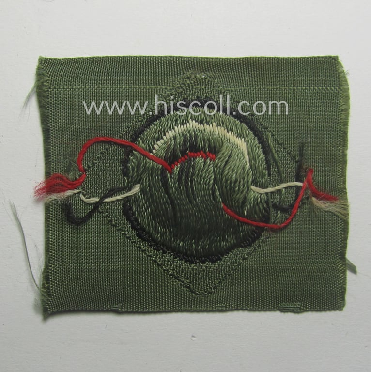 WH (Heeres) 'standard-issue'-pattern side-cap-cocarde (ie. 'Kokarde für Schiffchen-Mütze') as executed in: 'BeVo'-weave pattern