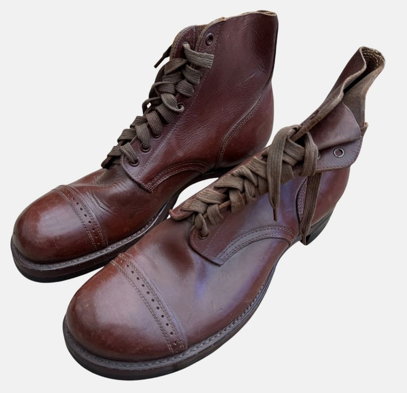 US WWII Type II Service Shoes ( unissued )