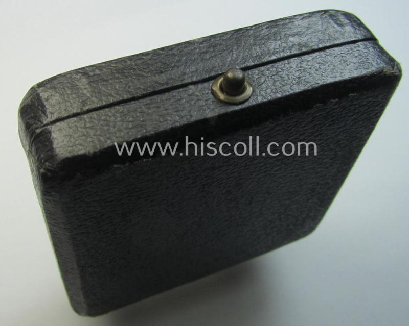 'Eisernes Kreuz 1. Klasse' (ie. Iron Cross 1st class) being an (I deem) early-war-period-produced (albeit non-maker-marked) example by 'K&Q' that comes complete in its specific etui