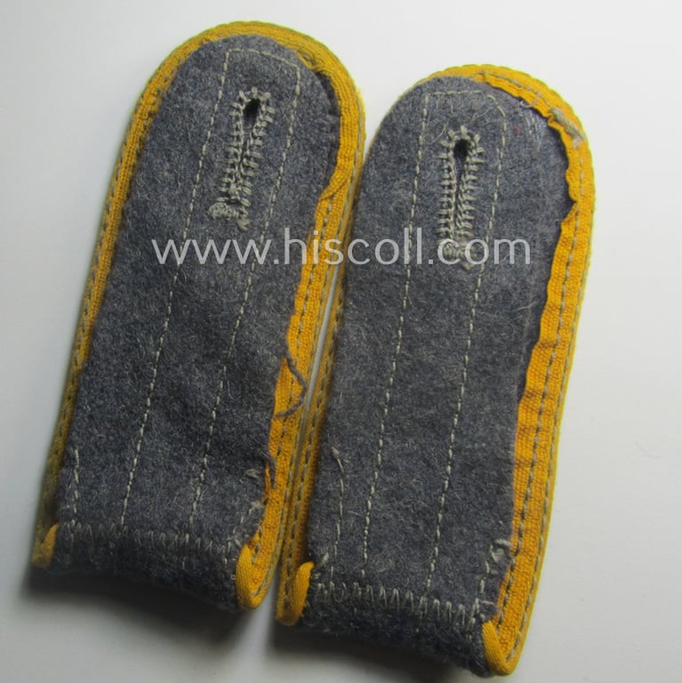 Pair of later-war-period, so-called: 'M44'-pattern, simplified WH (Luftwaffe) EM-type shoulderstraps as was intended for usage by a: 'Soldat der Flieger o. Fallschirm-Trpn.'