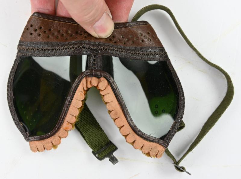 US WW2 M43 Goggles in Pouch