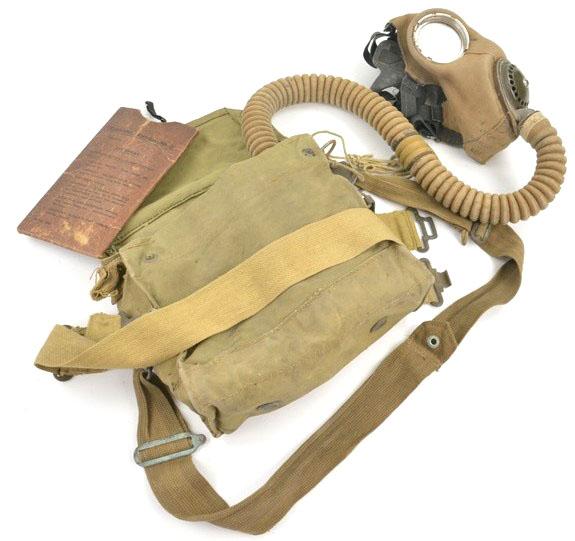British WW2 Artillery/Navy Gasmask Set