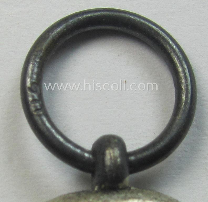 Medal-set: 'Winterschlacht im Osten 1941-42' being a maker- (ie. '20'-) marked specimen by the maker: 'C.F. Zimmermann'