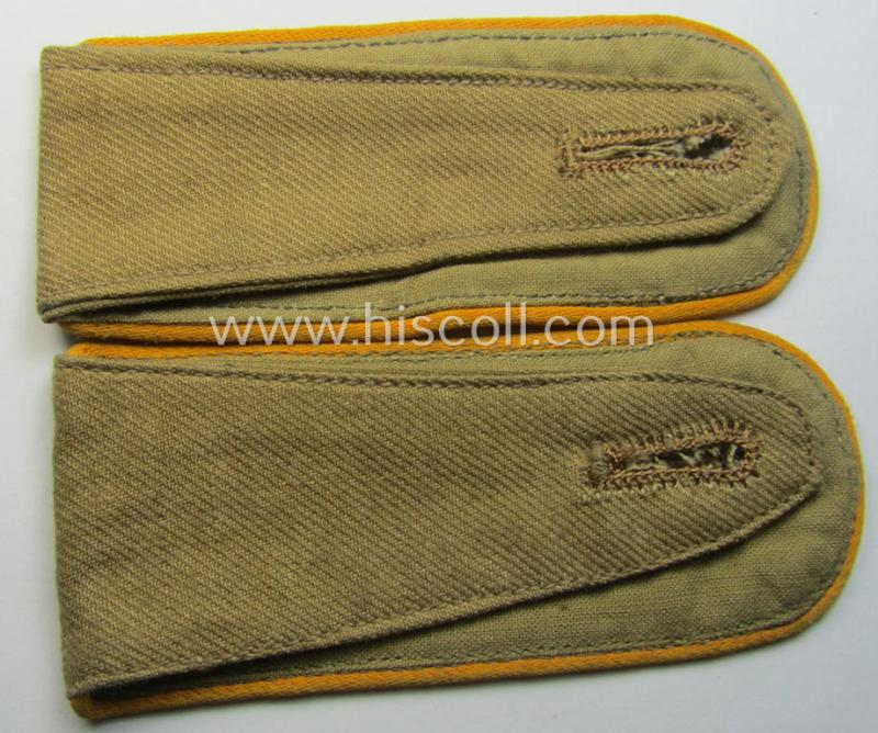 Pair of EM-type, WH (Luftwaffe) 'tropical-issue' shoulderstraps as was intended for usage by a: 'Soldat der Flieger- o. Fallschirmjäger-Trpn.'