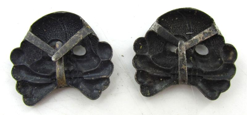 Wehrmacht (Heer) Panzer collar tab skull set