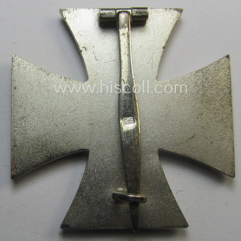 Superb, 'Eisernes Kreuz 1. Klasse' (ie. Iron Cross 1st class) being an (I deem) mid-war-period produced- and '26'-marked (ie. by: 'B.H. Mayer's Kunstprägeanstalt'-produced) example and that comes complete in its specific etui