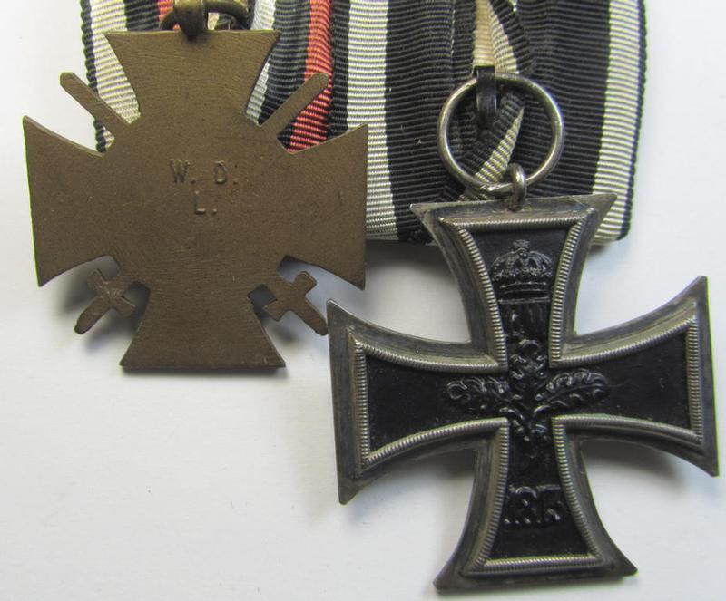 Attractive, WWI-period so-called: 'Doppelspange' (being of the non-'detachable-pattern') showing resp. an: 'EK II. Klasse' and a: 'FKK 1914-18 mit Schw.' and that comes (together with its 'Feld-/Bandspange') as recently found