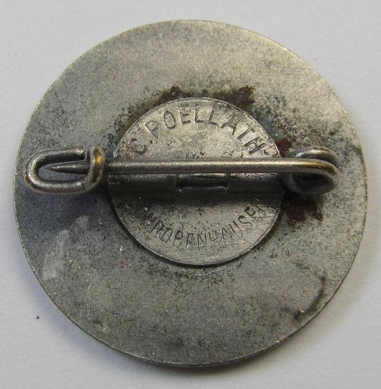 Attractive - and unusally seen! - multi-coloured enamelled, smaller-sized, so-called: 'Gauleistungsabzeichen in Silber 1940 des Standschützenverbandes Tirol-Vorarlberg'