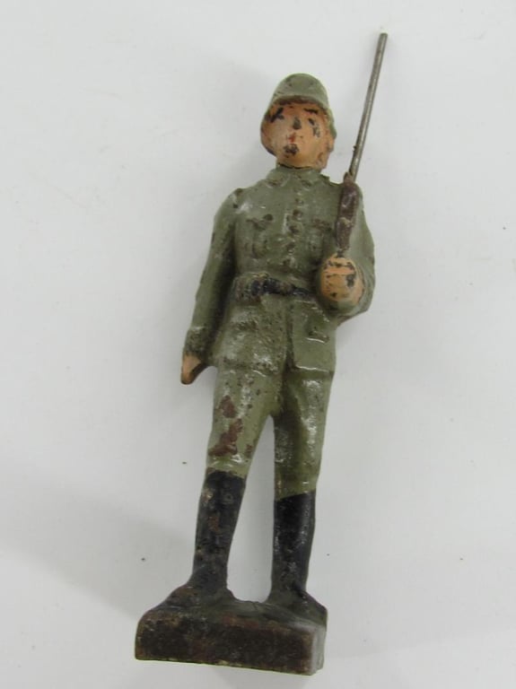Grouping of 10x Lineol German Toy Soldiers
