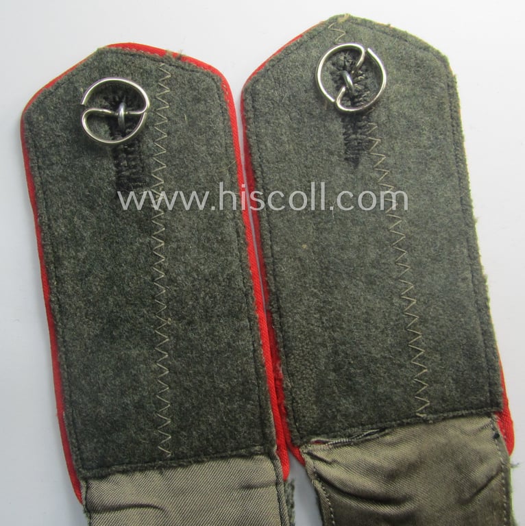 Pair of Eastern-volunteer- (ie. 'Ostvölker'-) related shoulderstraps as was intended for a volunteer serving within the 'Deutsche Wehrmacht' (ie. within the: 'Russian Liberation Army' or: 'POA' (Cyrilic for 'ROA')