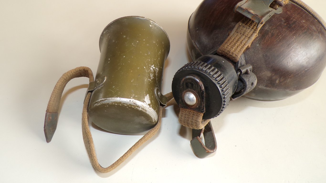 M31 "Coconut" canteen (Kokosnuss-Feldflasche)