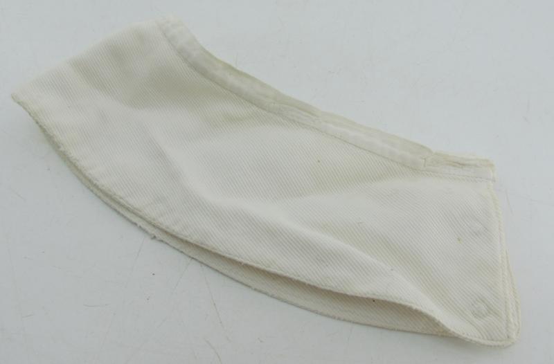 Deutsches Rotes Kreuz (DRK) Collar liner or Kragenbinde for the 'Helferin' Uniform