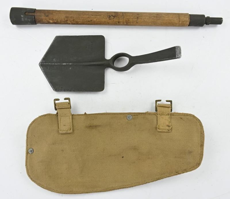 British WW2 Entrenching Tool in Pouch 1941