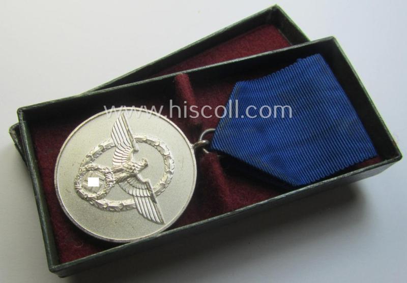 'Polizei-Dienstauszeichnung 3. Stufe' that comes stored in its green-coloured etui