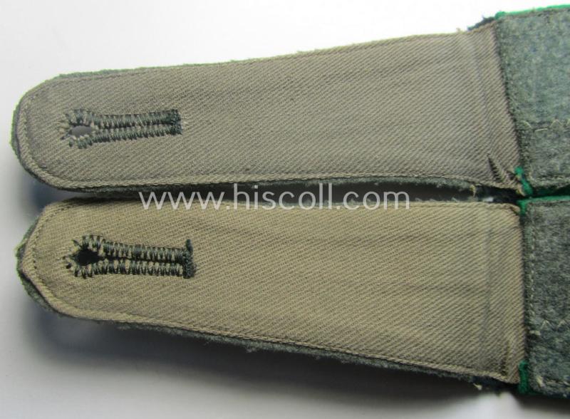 Pair of early- (ie. mid-) war-period so-called: 'M40'-pattern, WH (Heeres) EM-type shoulderstraps as piped in the 'grüner'-coloured branchcolour as intended for a: 'Soldat eines eines Jäger- o. Gebirgsjäger-Rgts.'