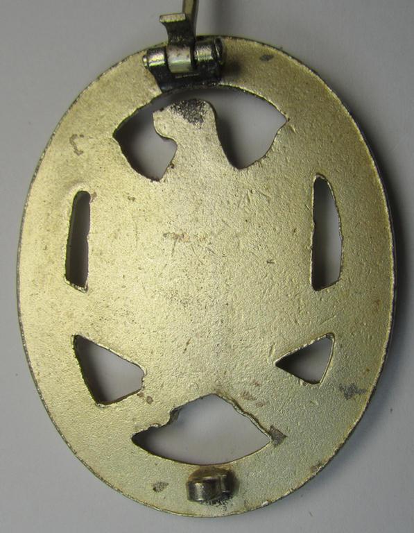 Neat, '1957-pattern, 'Allgemeines Sturmabzeichen' (or: General Assault Badge ie. GAB) being an unmarked, zinc-based- (ie. 'Feinzink'-) and/or: 'solid-back'-version