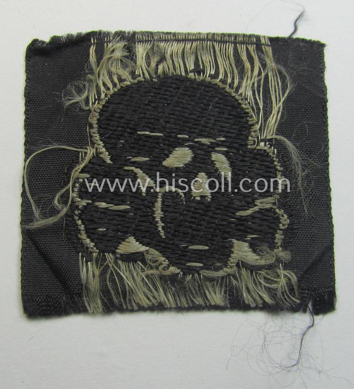 Superb - and nowadays rarely encountered! - Waffen-SS, 'BeVo'-woven-style skull- and cap-eagle-set (ie. 'Totenkopf- u. Adler-Effektensatz für Schiffchen o. Einheitsfeldmütze') that comes in a 'virtually mint- ie. unissued', condition