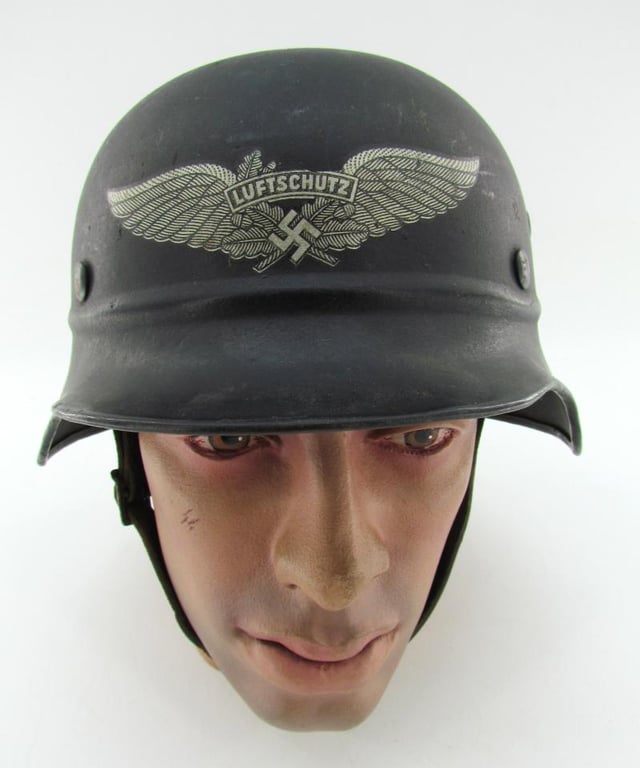 M40 ‘beaded’ Luftschutz steel helmet hkp64