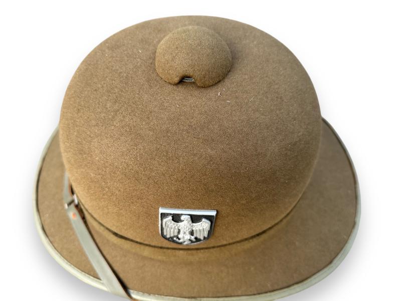 WH (Heer) 2nd Pattern Pith Helmet -1942-