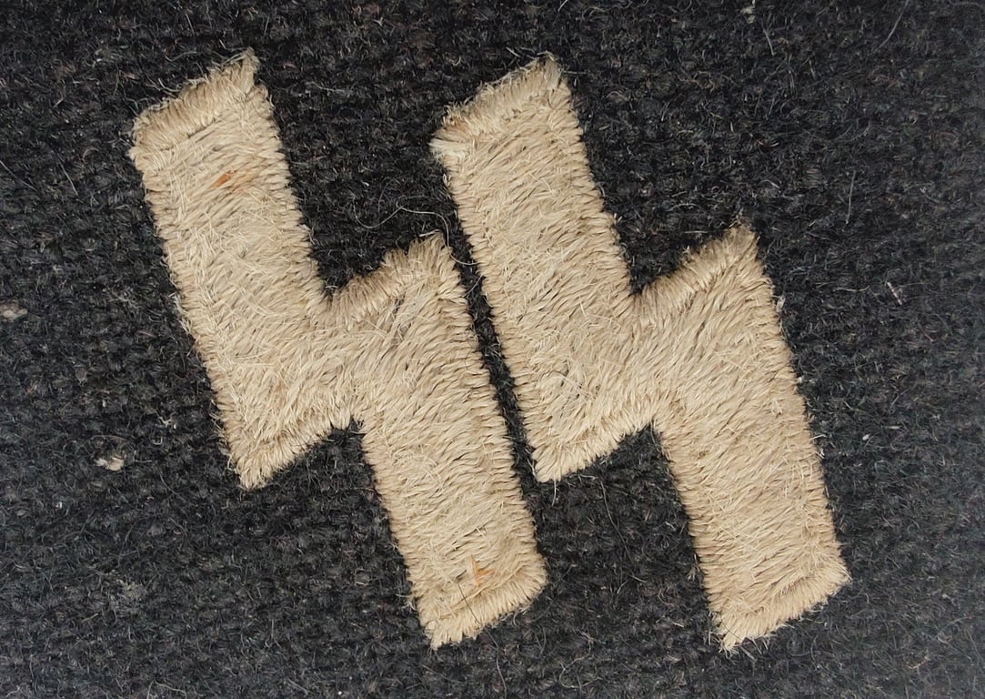 Reproduction Waffen-SS runic collar tab